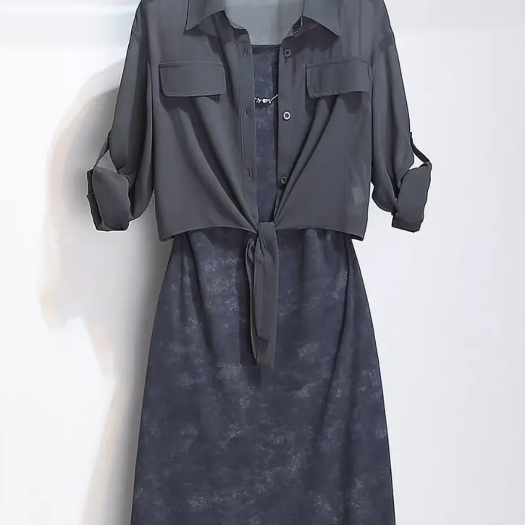 63035修身显瘦吊带背心裙搭配轻薄防晒衣时尚穿搭