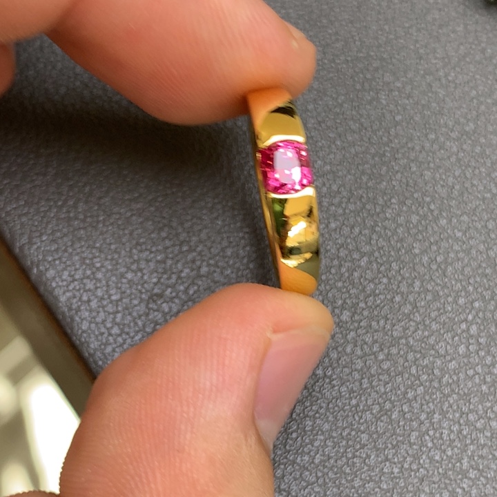 14K金镶嵌尖晶石戒指70分玻璃体缅甸热粉尖晶