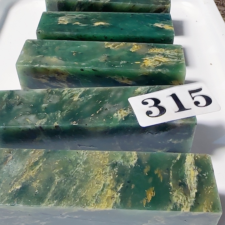 印石青田石四川雅安绿2.6正章，高度7-9公分，5个68元