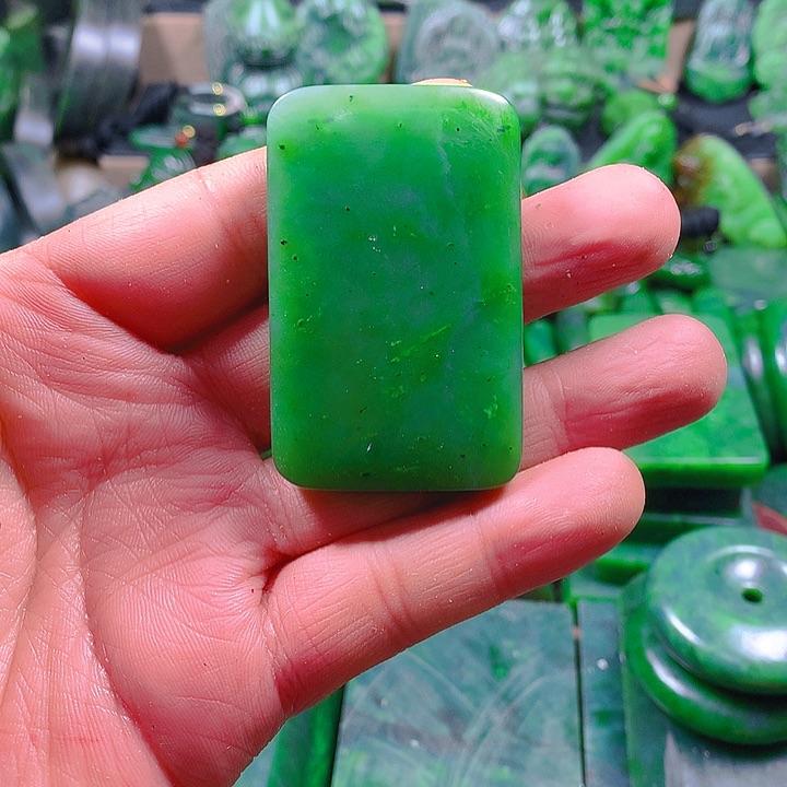 未镶嵌和田玉（碧玉）挂件心****诉