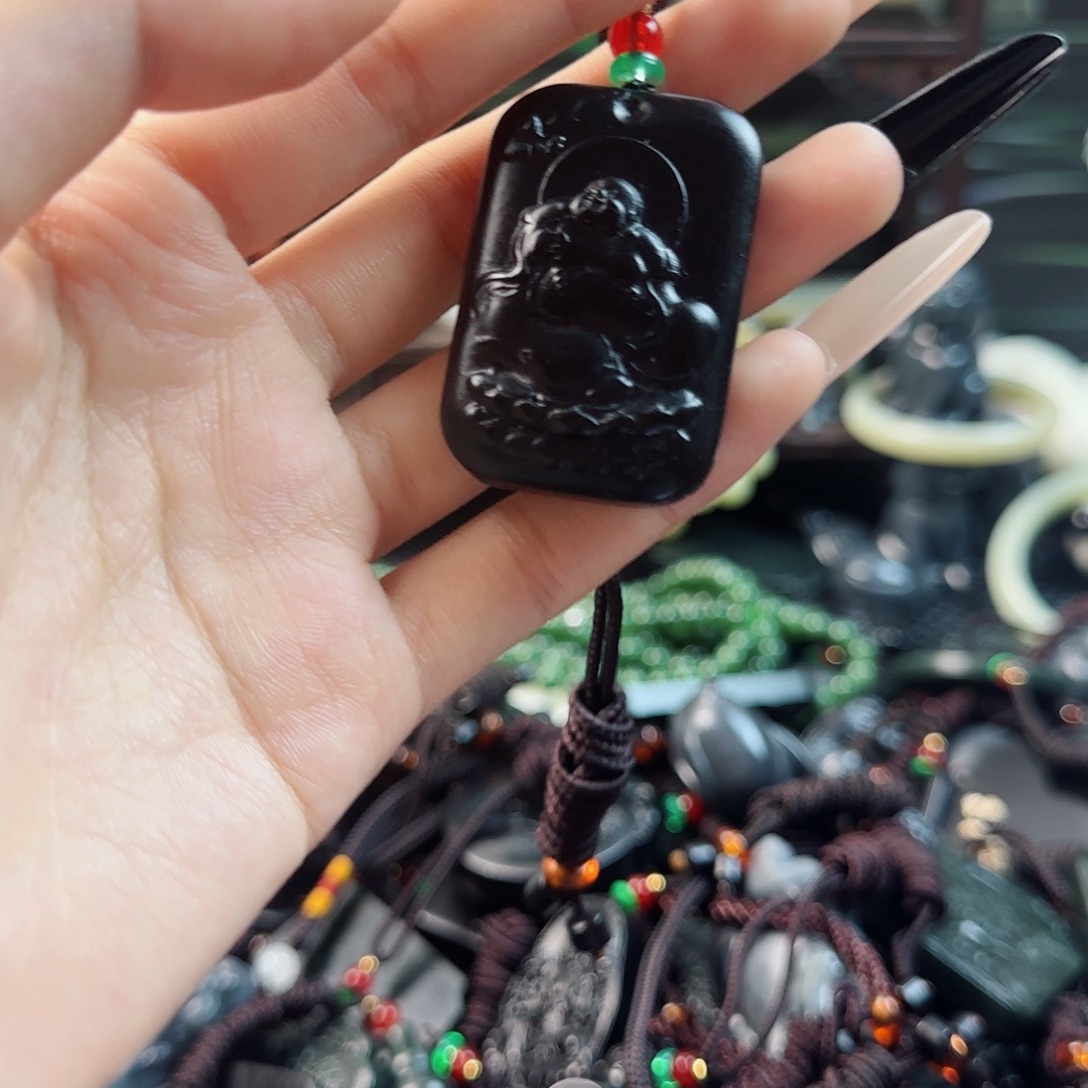 颈饰未镶嵌和田玉