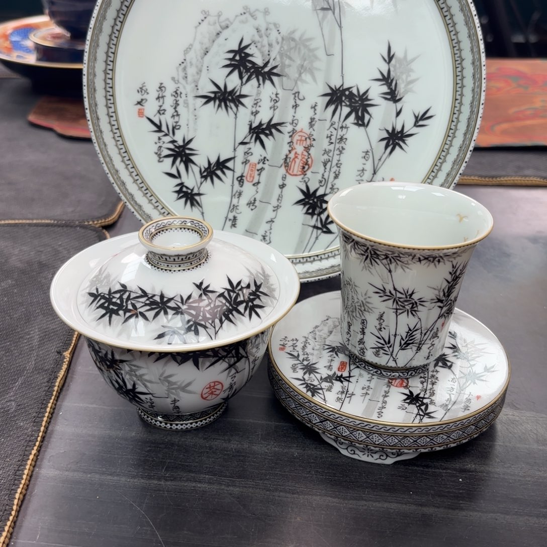 样***松手绘墨竹边角四件套组