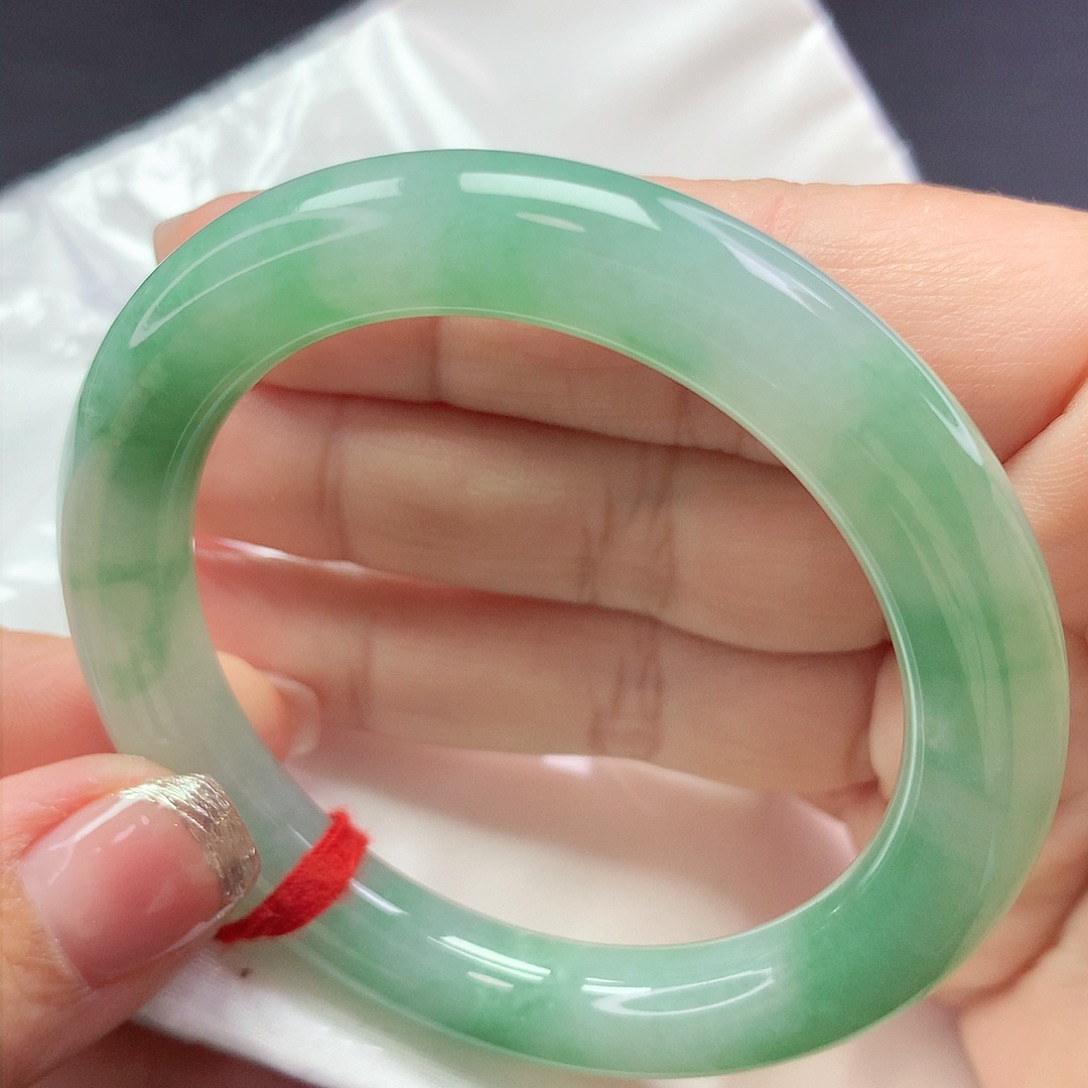 【闪购商品】翡翠手镯未镶嵌a 069001