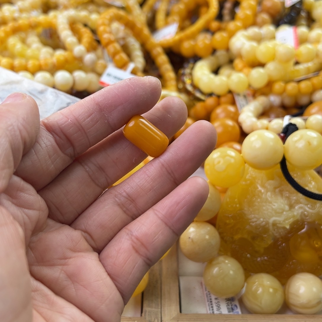 琥珀珠宝奇石未镶嵌