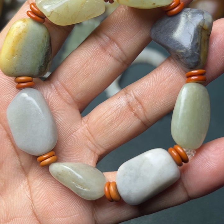 和田玉未镶嵌把件