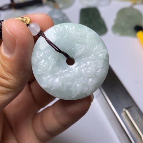 翡翠未镶嵌颈饰翡翠