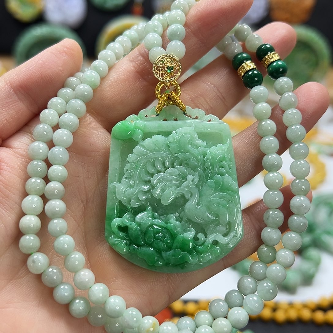 翡翠未镶嵌颈饰吊坠