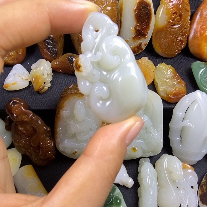 和田玉未镶嵌颈饰