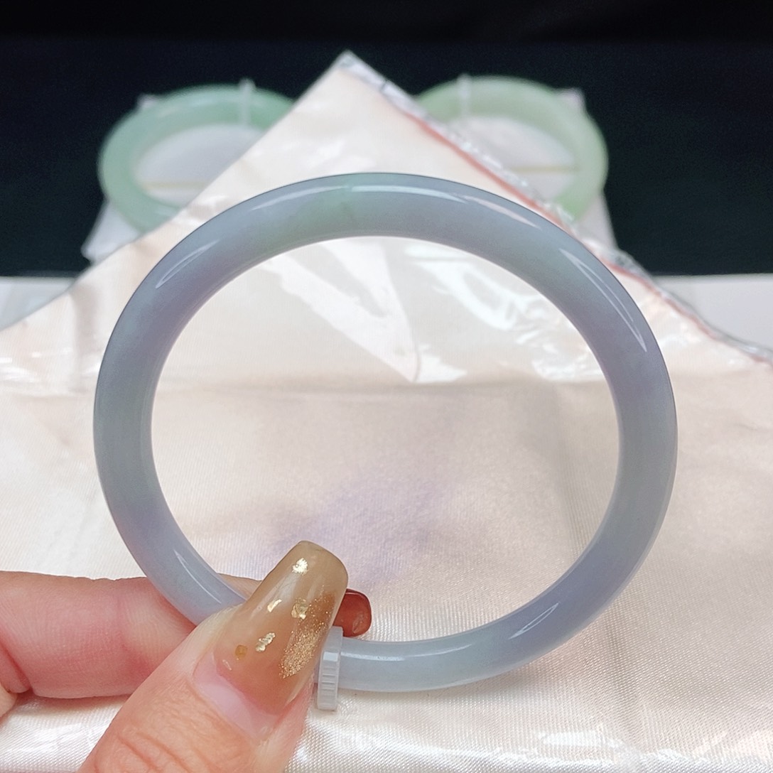 翡翠手镯未镶嵌 圆条55+