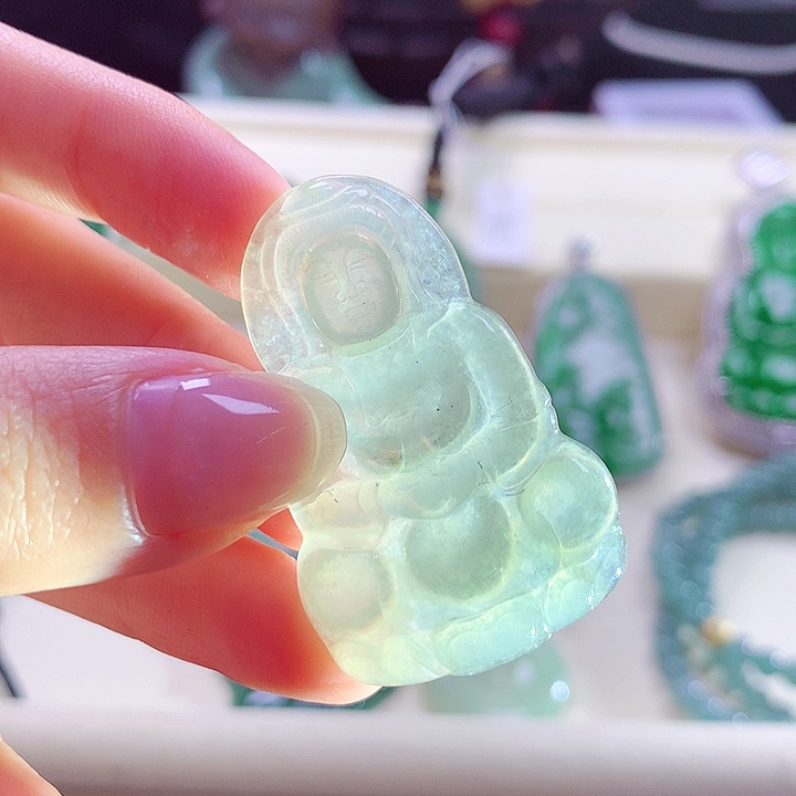 翡翠颈饰未镶嵌天然