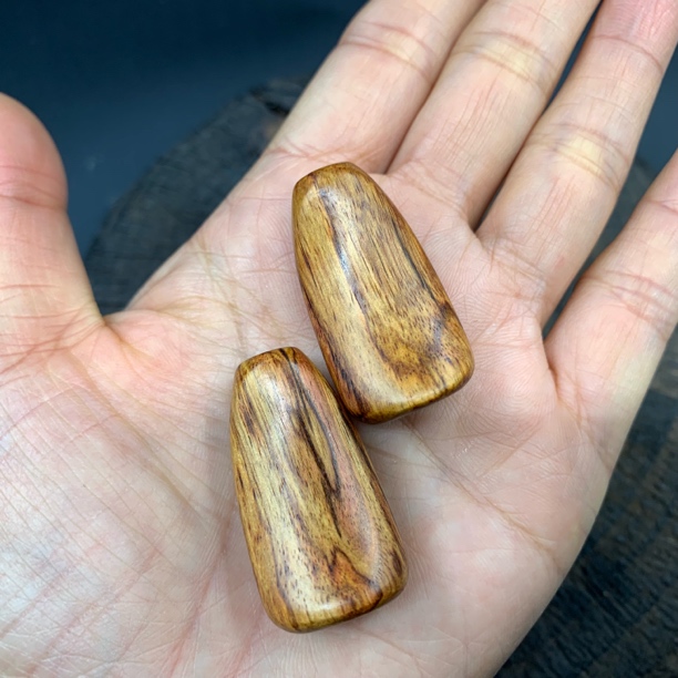  网秋粒水滴轮海南黄花梨扁握丸S/D牌通用常规款 一对网秋粒diy