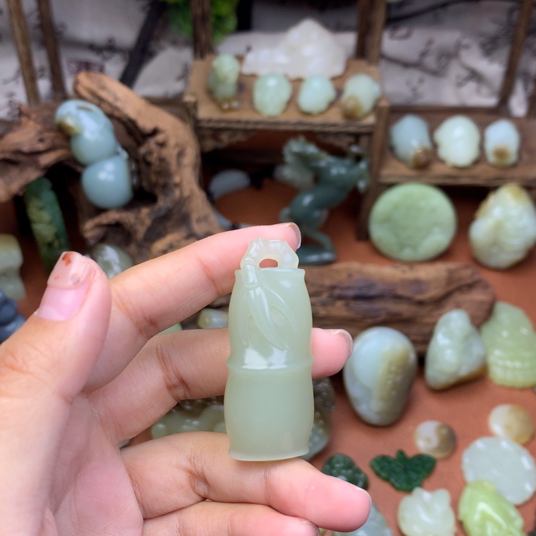 和田玉未镶嵌挂件