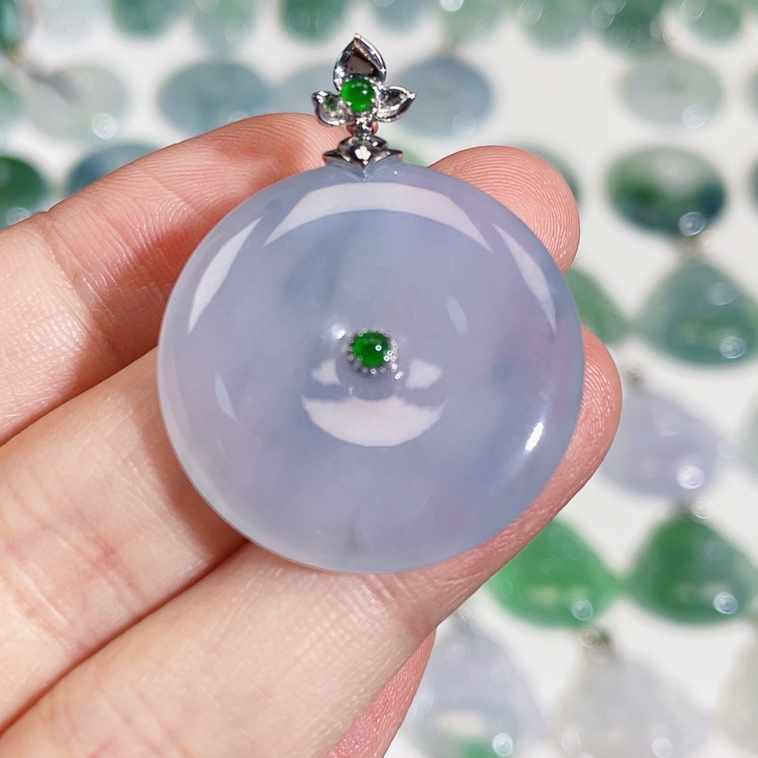 颈饰18K金镶嵌翡翠吊坠