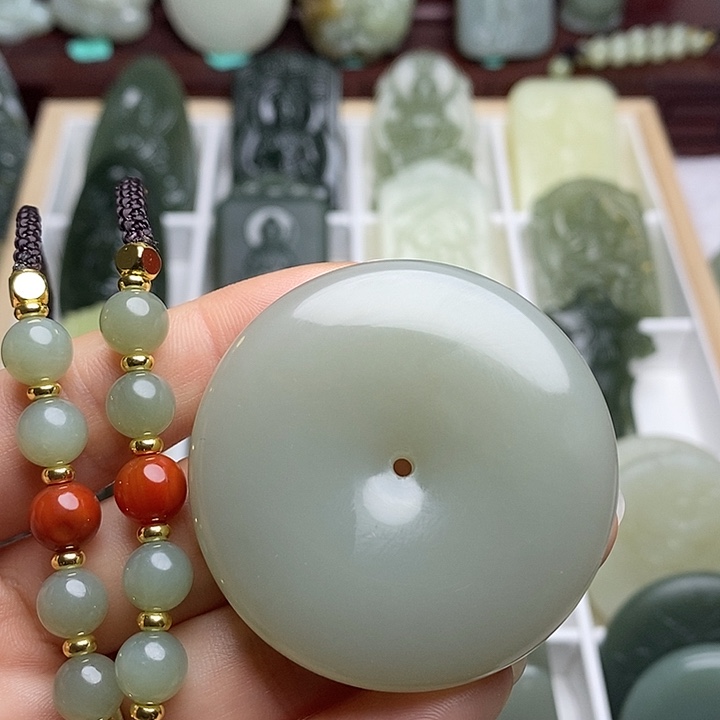 和田玉未镶嵌颈饰