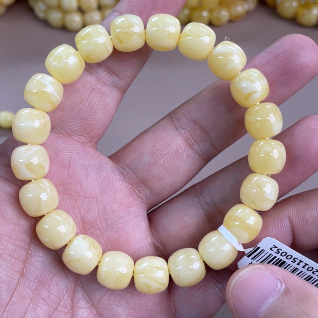 琥珀裸石未镶嵌011000000000