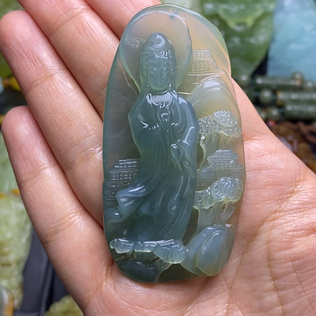 蛇纹石玉颈饰未镶嵌朵****?