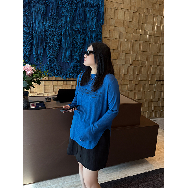 铅笔小鑫大码女装  轻薄透气 印花下摆 开叉T恤大码显瘦