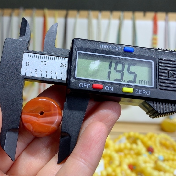 白***欢南红玛瑙未镶嵌珠宝半成品配饰