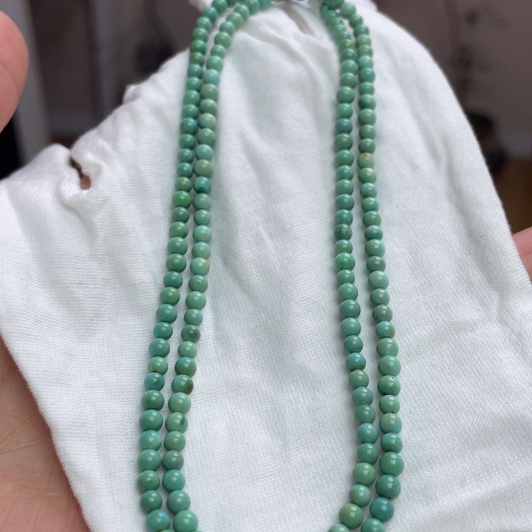 绿松石颈饰未镶嵌