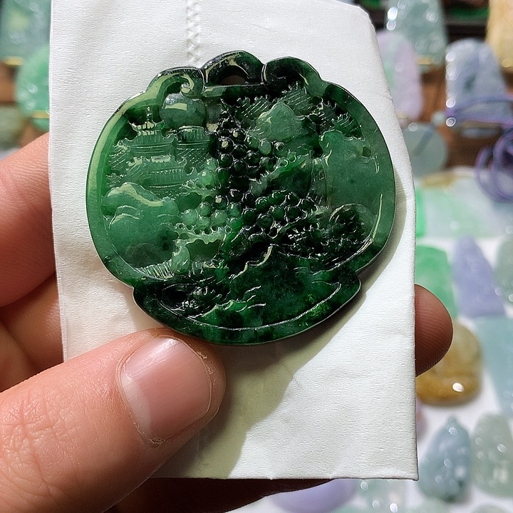 翡翠颈饰未镶嵌挂件
