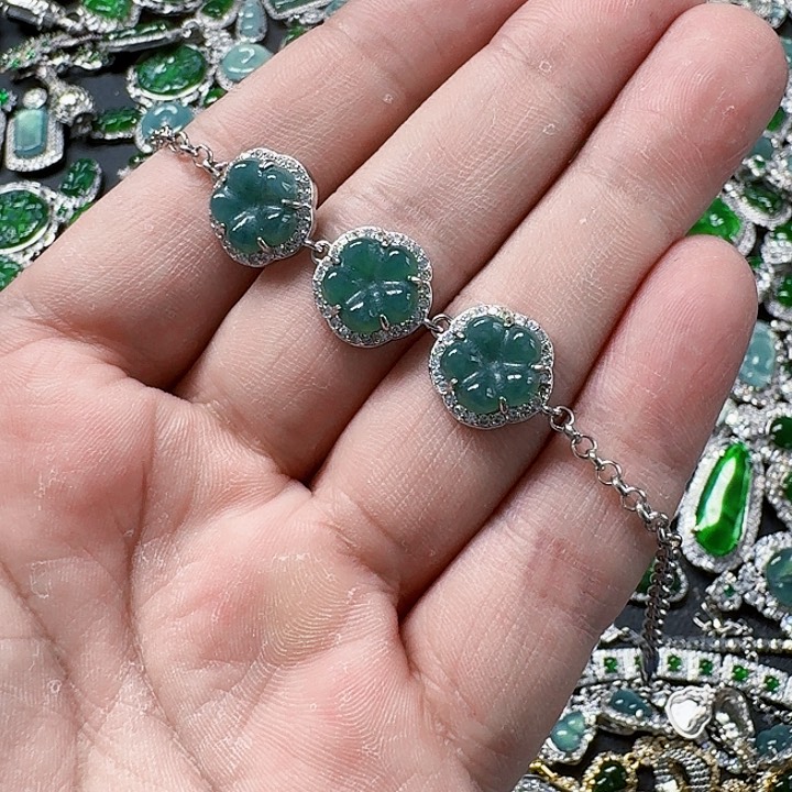 翡翠颈饰未镶嵌天然A货翡翠放漏