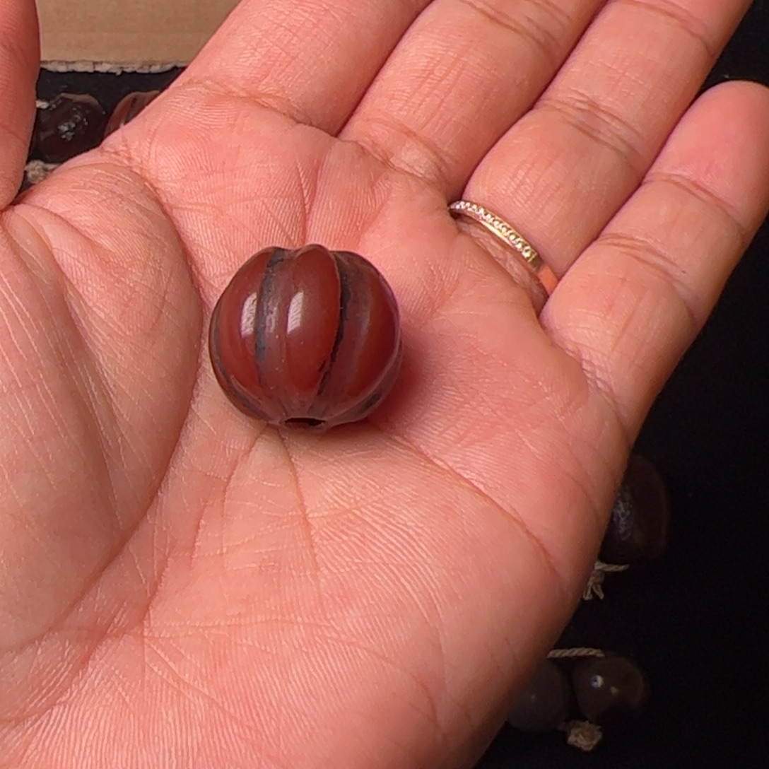 用***8玛瑙/玉髓未镶嵌配饰