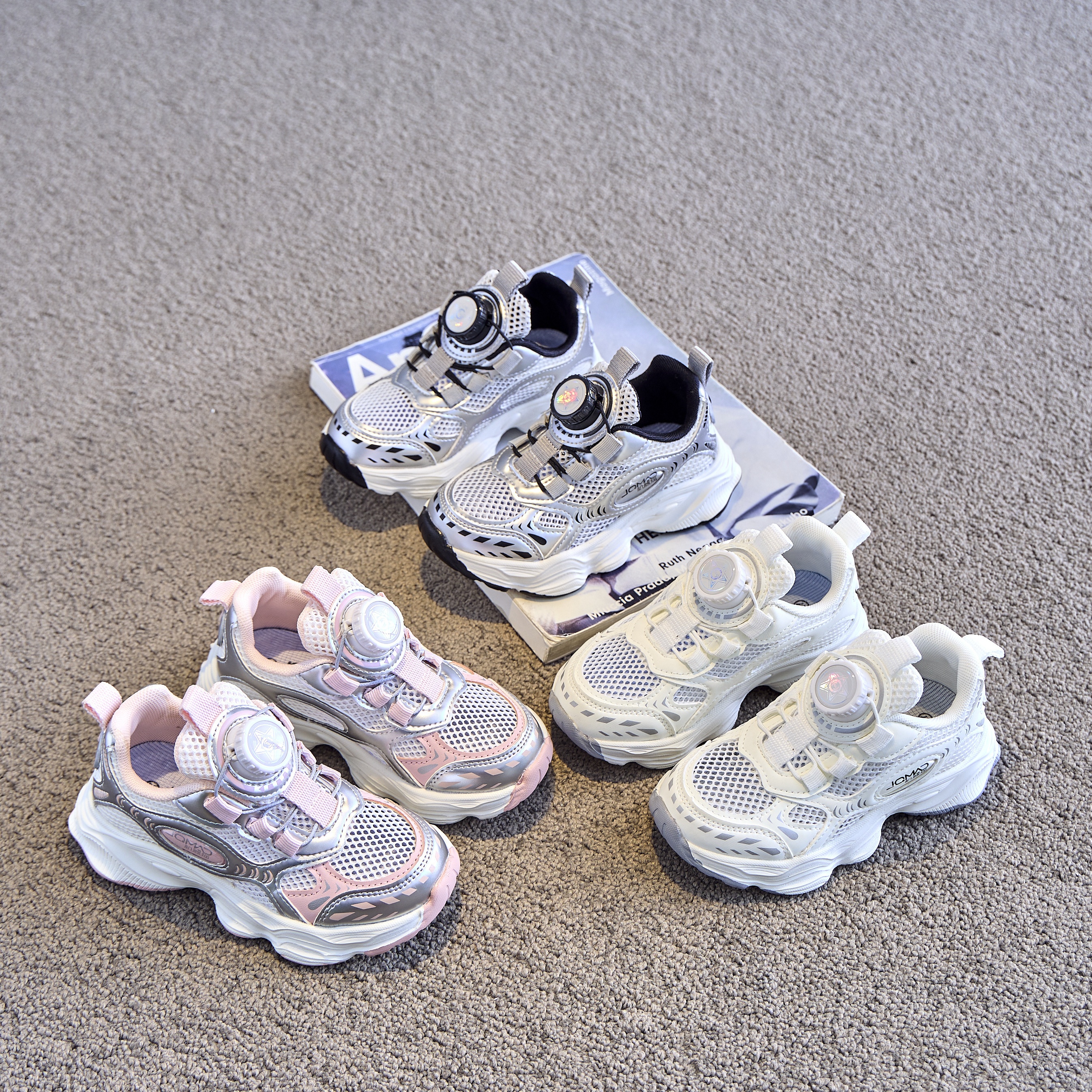 机器猫儿童夏季透气单网中童老爹休闲运动鞋202405