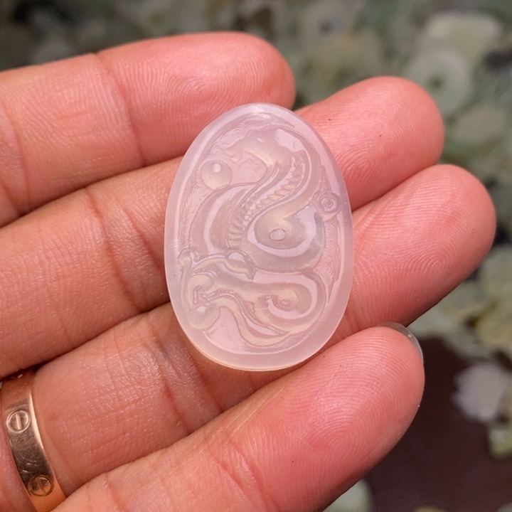 蛇纹石玉颈饰合金120