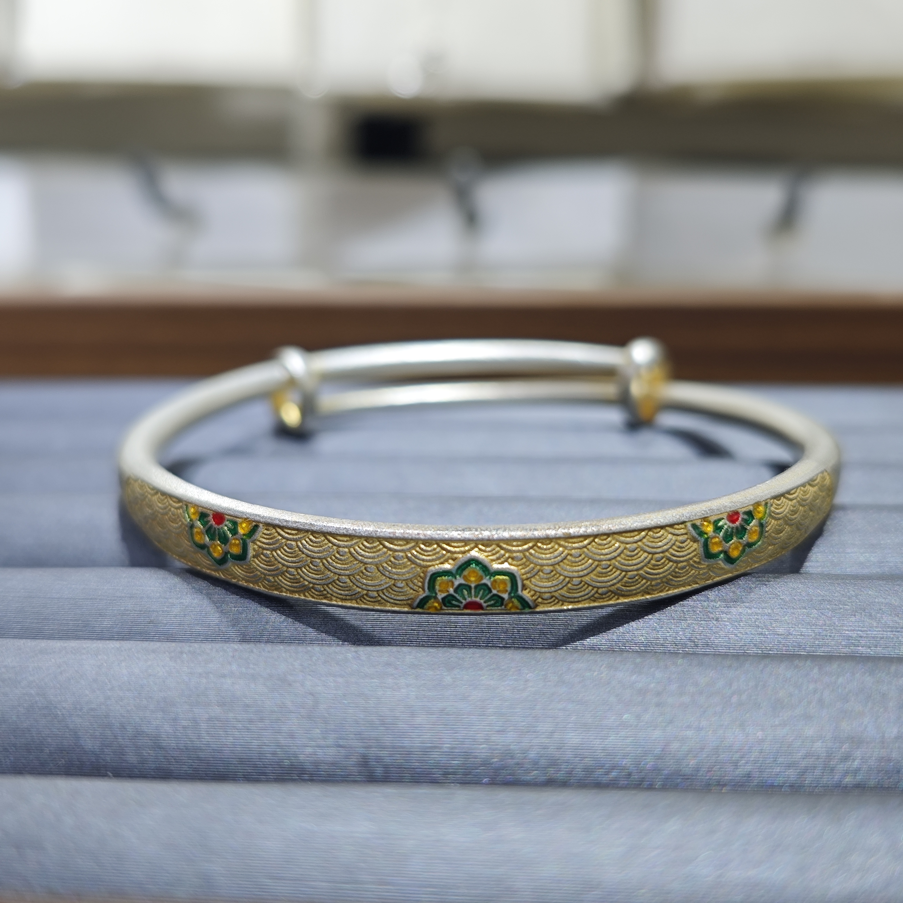 足银手镯 足银三宝相花手镯5672