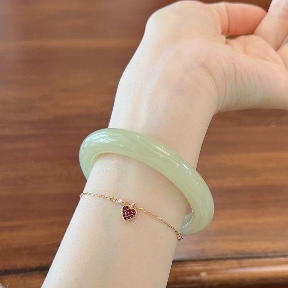 和田玉晴水手镯青白玉女玉镯子粗圆条手镯天然玉石冰底晴送礼物