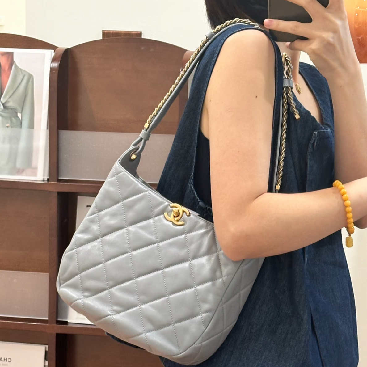 95新 Chanel/香奈儿 灰色涂层油蜡羊23bhobo 51334