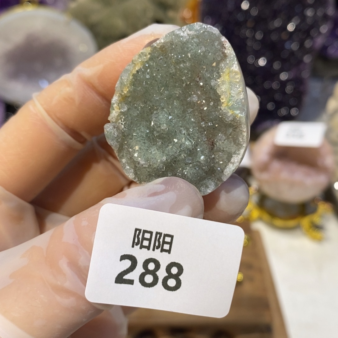 未镶嵌水晶大型摆件（非配饰）