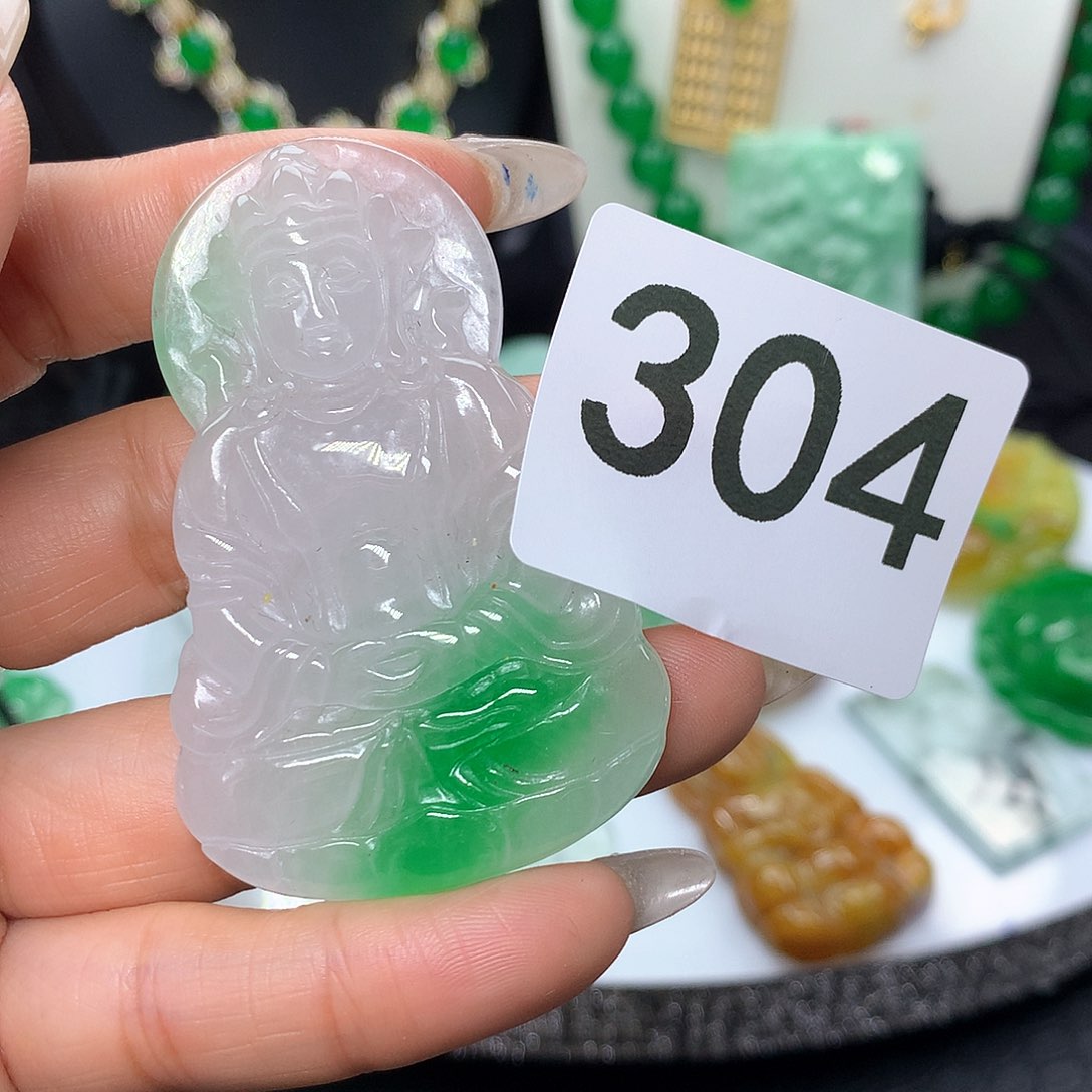 翡翠吊坠(赠链)未镶嵌