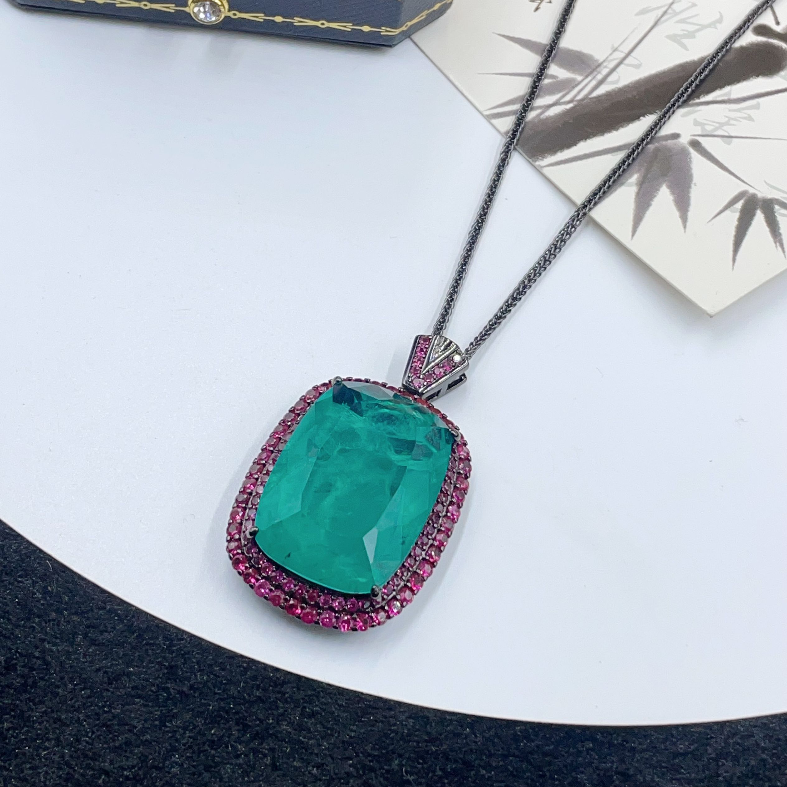 4079  浅蓝色方形吊坠百搭多样性发货