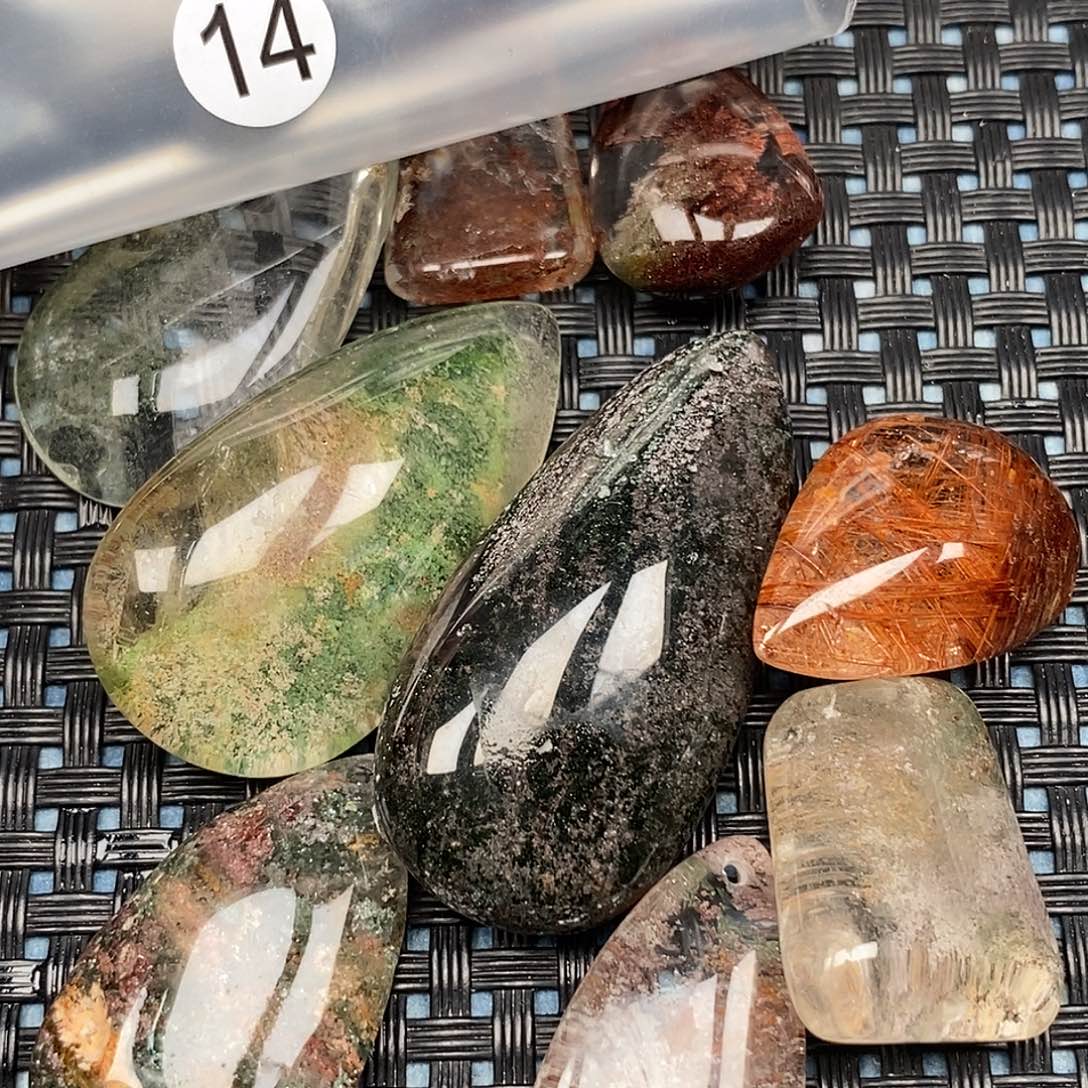 丫***丫未镶嵌吊坠(不含链)水晶