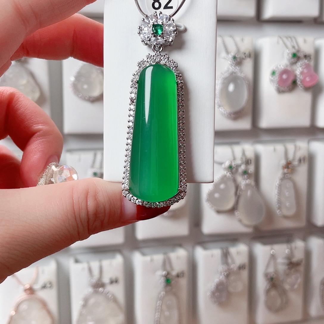 玛瑙/玉髓吊坠(赠链)未镶嵌