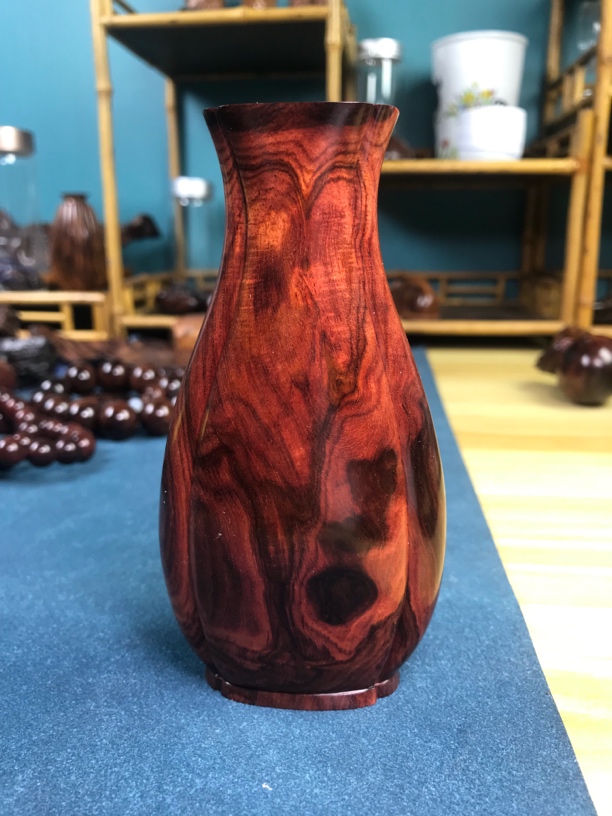 海南黄花梨雕刻花瓶