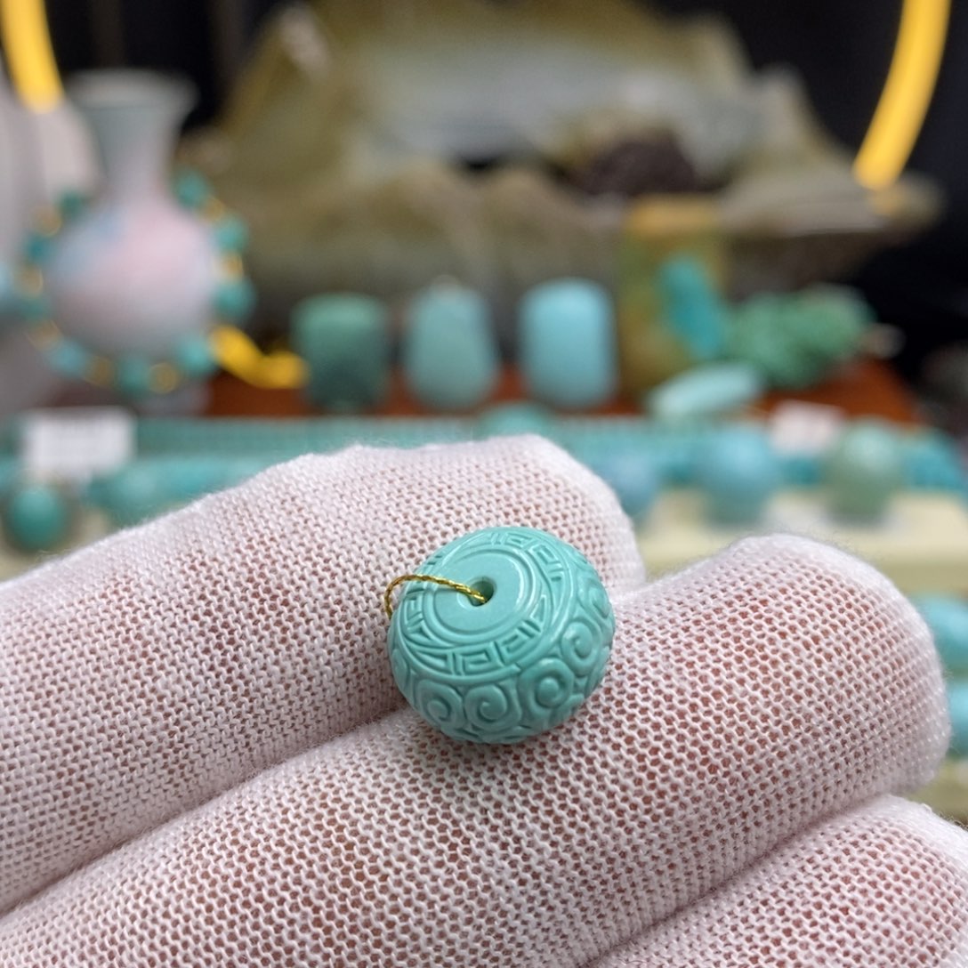 绿松石未镶嵌珠宝奇石