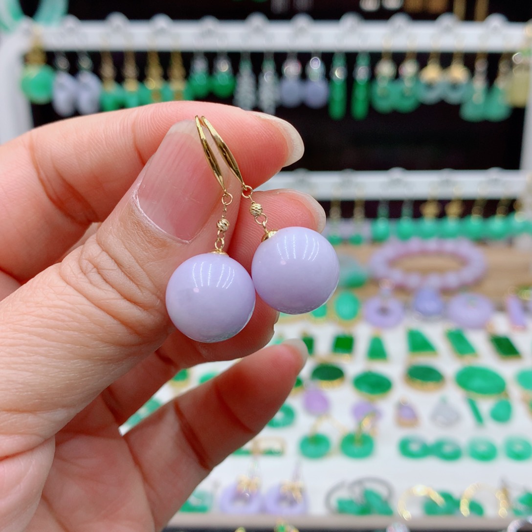 翡翠18K金镶嵌耳饰的