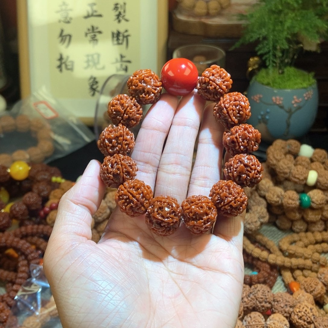 金刚菩提吊坠196玉化红珠