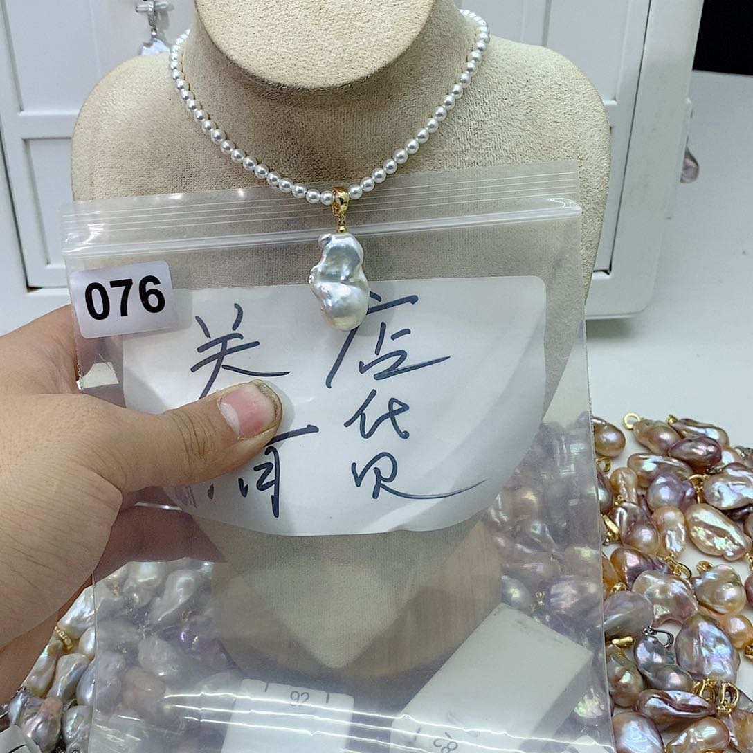 淡水珍珠颈饰合金