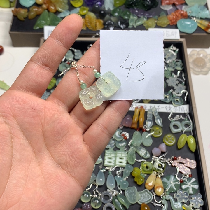 黛****蛇纹石玉合金耳钉