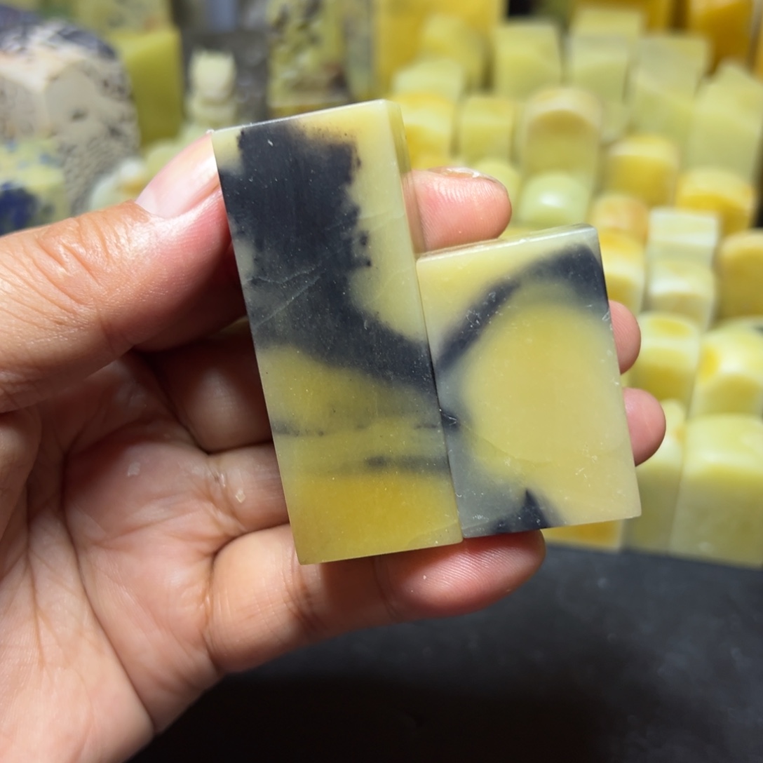 青田石青田封门黑白菜花黄