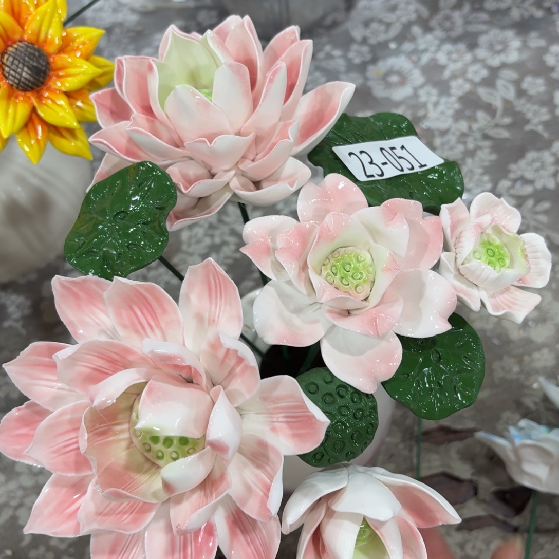 2351 陶瓷花拍满20元发货，退款拉黑