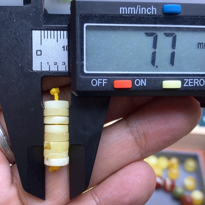 琥珀裸石未镶嵌55号7.7左右隔片微瑕