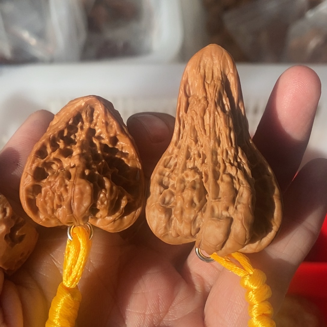 桃核吊坠宝塔镇蛇妖