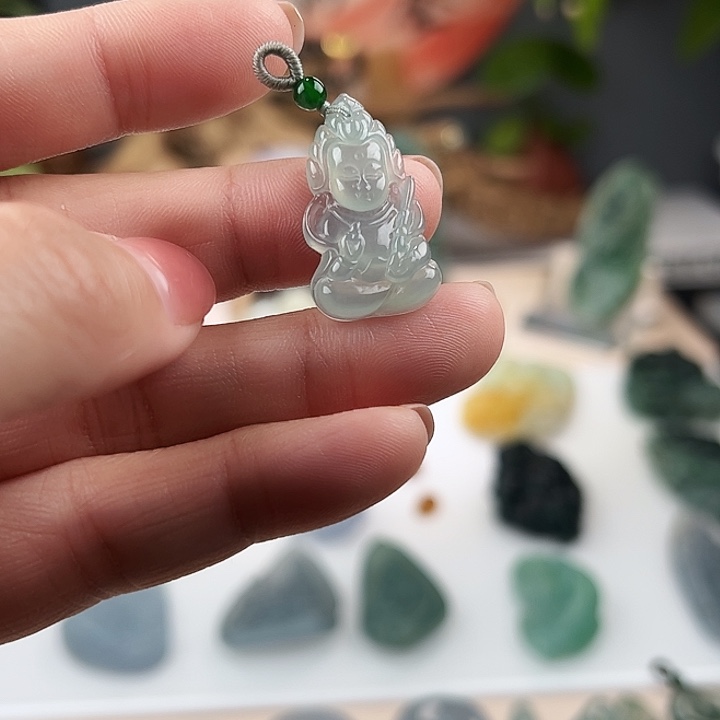 翡翠未镶嵌颈饰伟陀天尊