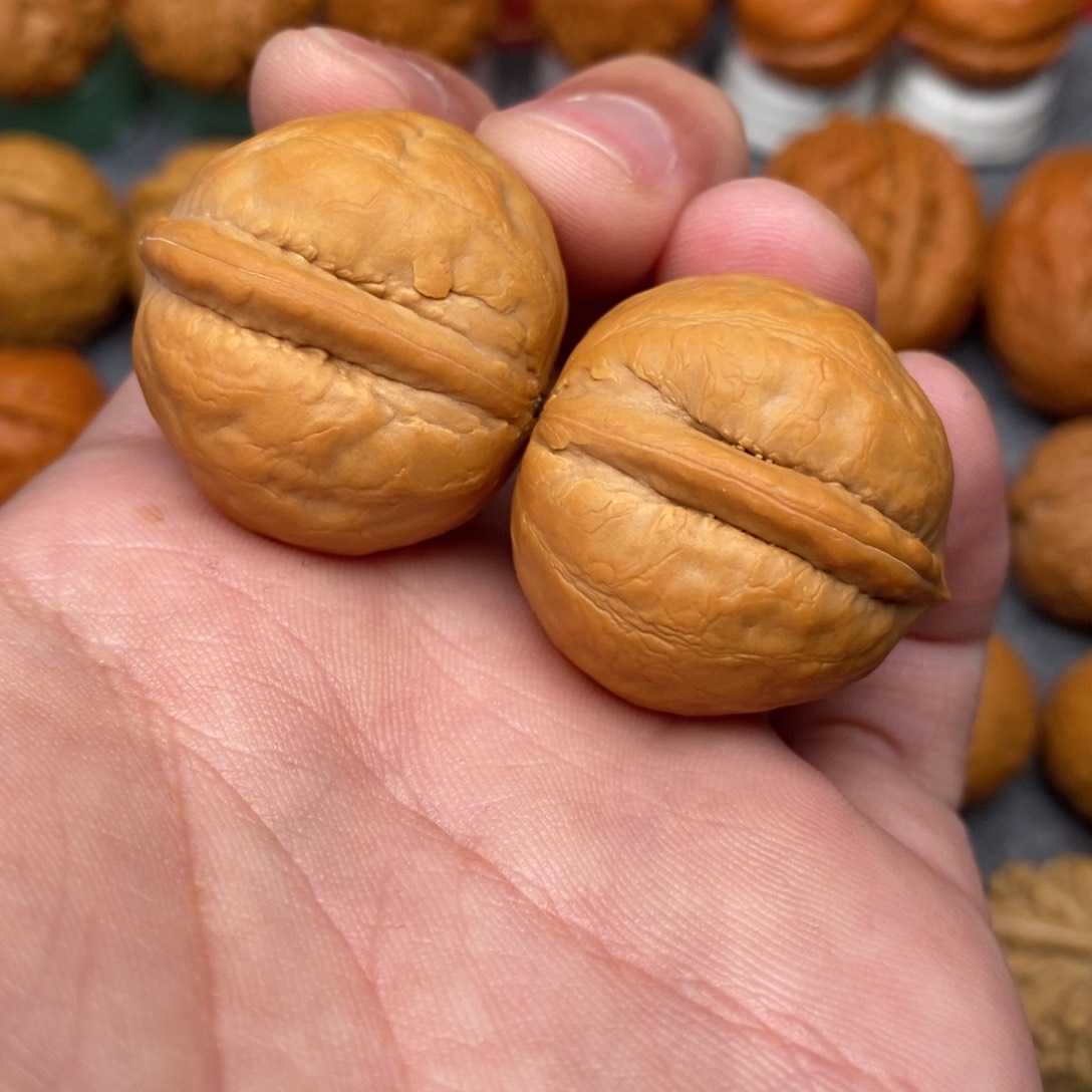 文玩核桃把件海豚