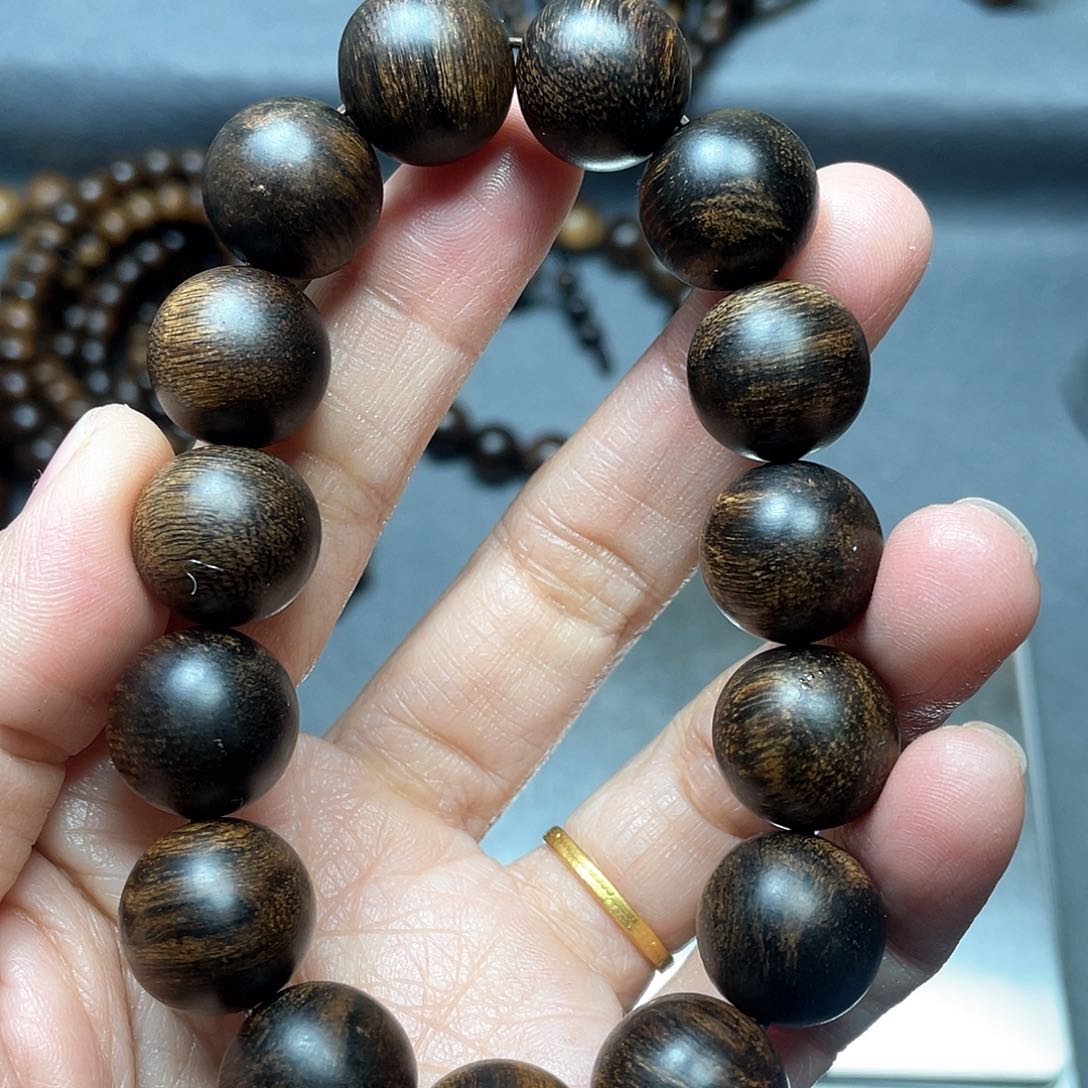 沉香手串邱*凯白棋瘤疤1.5