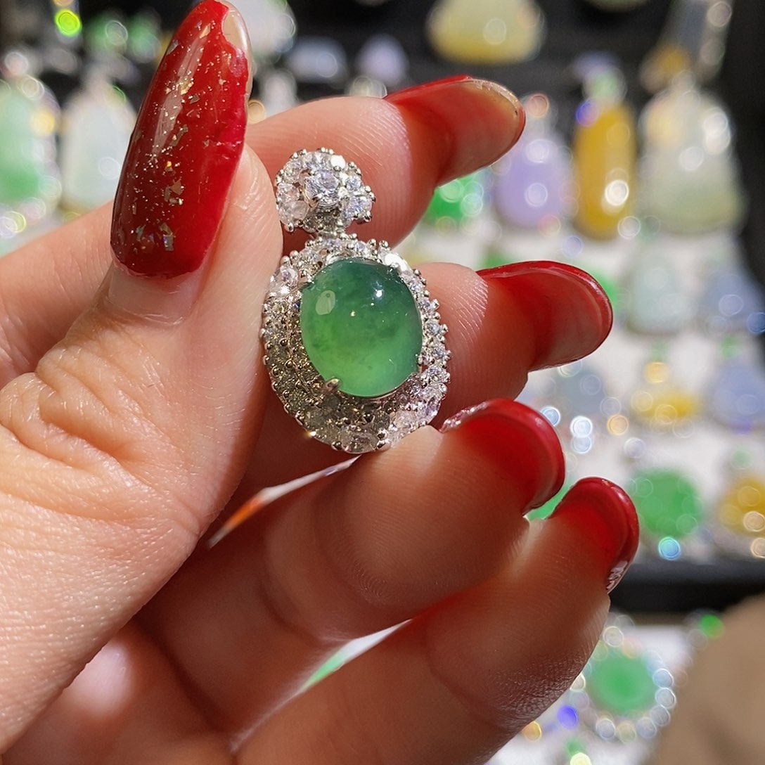 翡翠颈饰银S925镶嵌天然翡翠